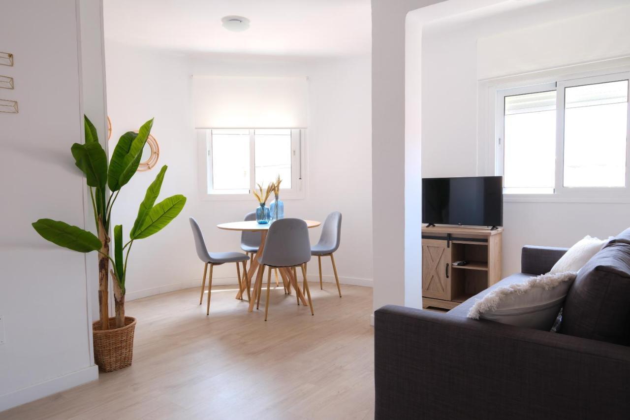 Lovely Apartment مالقة المظهر الخارجي الصورة