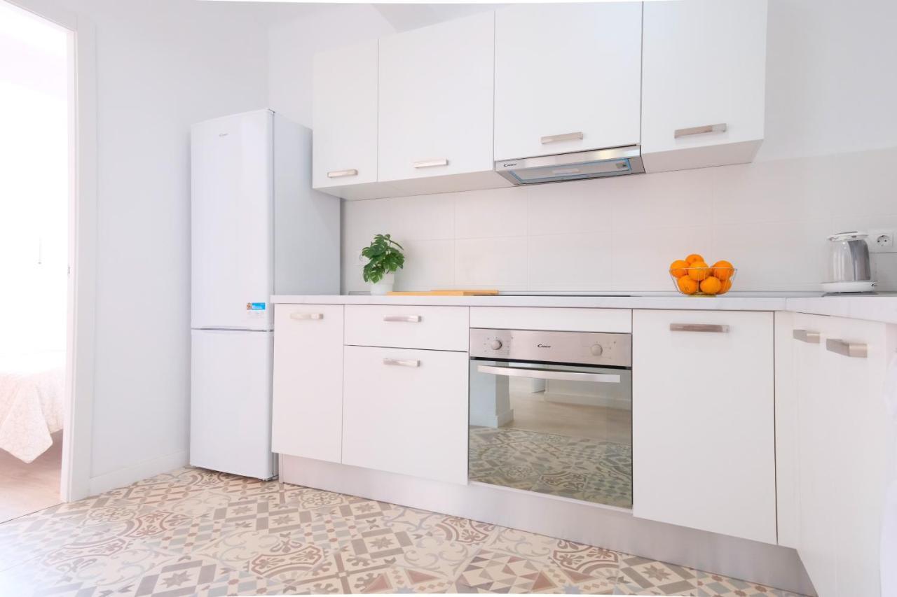 Lovely Apartment مالقة المظهر الخارجي الصورة