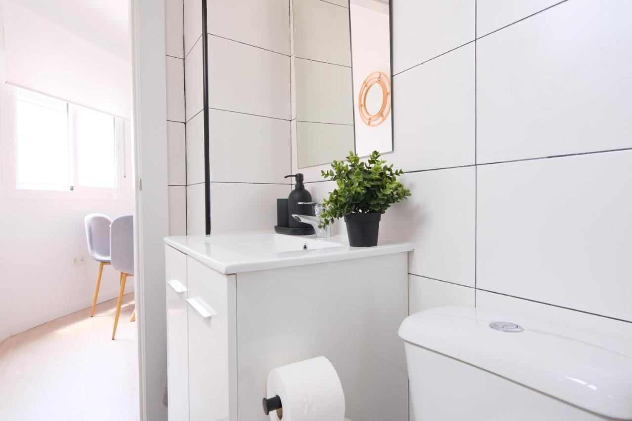 Lovely Apartment مالقة المظهر الخارجي الصورة