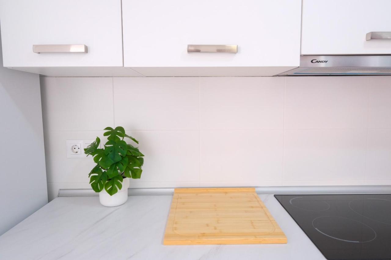 Lovely Apartment مالقة المظهر الخارجي الصورة