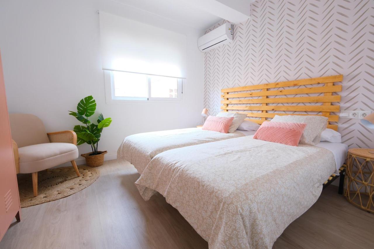Lovely Apartment مالقة المظهر الخارجي الصورة